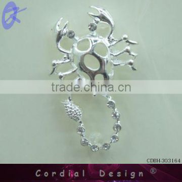 2013 latest popular jewelry rhinestone scorpion brooch for sale