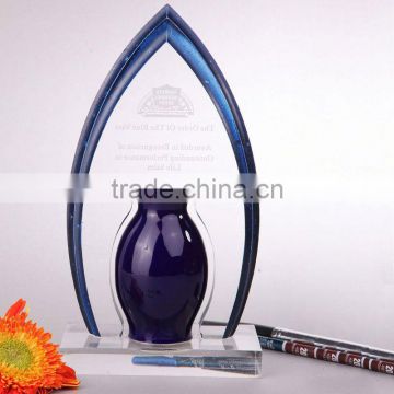 Customized Plexi /resin/perspex/acrylic embedded paperweight/block/award