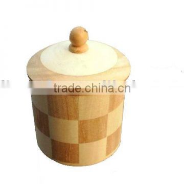 Natural color wooden bucket