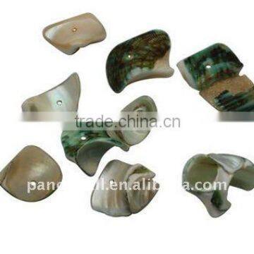 Sea Shell Beads, Dyed, Ivory, about 12~22x10~22x2~4mm, hole: 2mm, about 920pcs/500g(BSHE-S002-9)