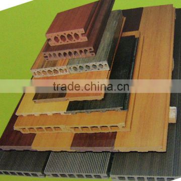 Plastic extrusion mould for WPC decking flooring