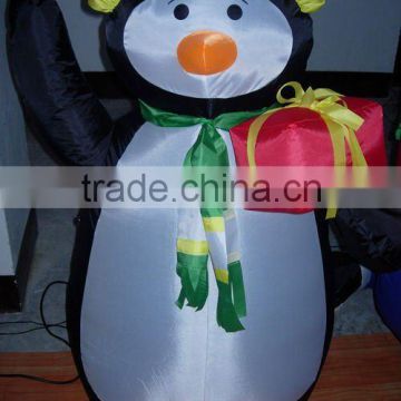 Inflatable Christmas decoration penguin with red box