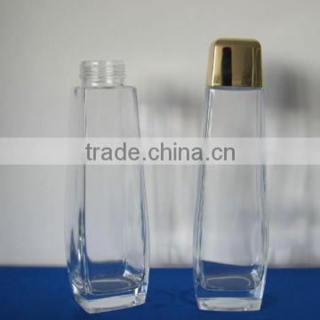 HIGH QUALITY CUTOM DESIGNED MINERAL WATER GLASS BOTTLE WITH PLASTIC CAP