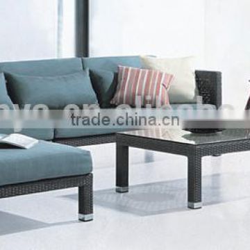 Luxurious rattan sitting room sofa & tea table set