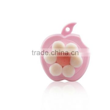 2015 hot sale Apple shape facial cleansing brush with handle