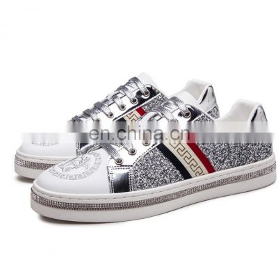 New men's board shoes, casual white shoes, Korean version of the trend of Medusa embroidered hot diamond trendy shoescasual shoe