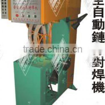Automatic chain welding machine