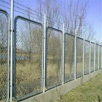 The high speed rail protective fence is strong and anti-aging Airport fence