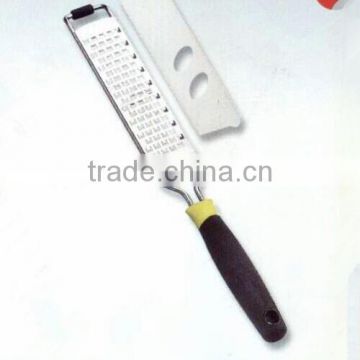 Kasunware Course Grater with rubber handle in black