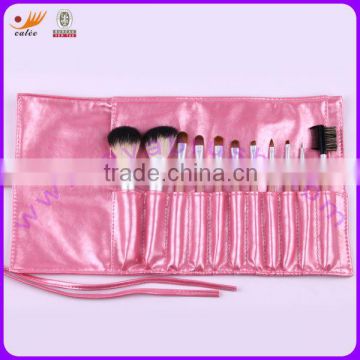 7 Pcs Travel Makeup Brush Set With Wood Handle in Pink Color