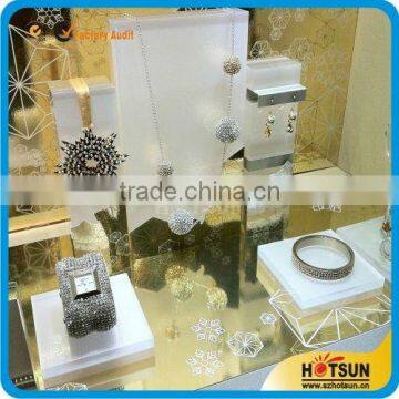 China Supplier Wholesale Plastic Clear Acrylic Jewelry Display Case
