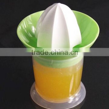 Mini hand fruit juice extractor, plastic Lemon& Citrus squeezer