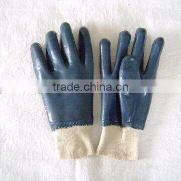 Gloves with blue nitrile