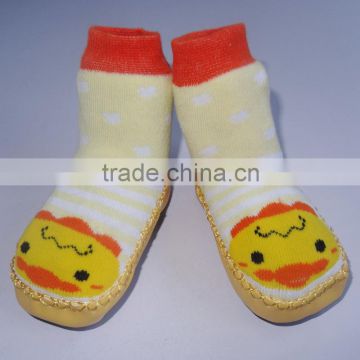 Cute cartoon design rubber sole slippers for kids