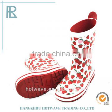 new arrival cheap strawberry print girl kid rubber boots