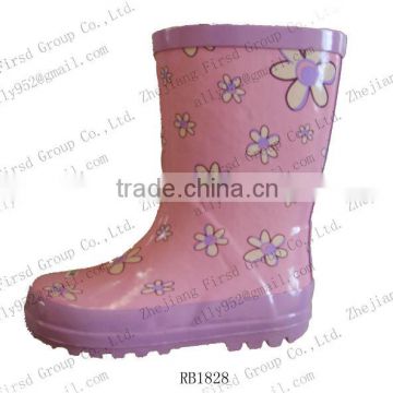 2013 kids' purple rubber rain boots with cute flower pattern