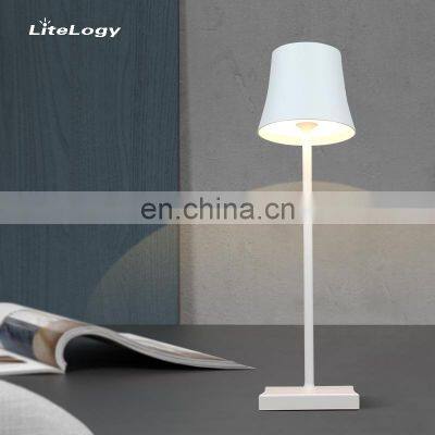 2021 amazon hot selling modern table lighting led lamp modern hotel style rechargeable bedroom table lamp metal Lampara De