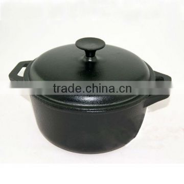 preseasoned cast iron pot