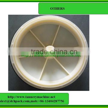 Fine bubble disc diffuser for waste water treatment