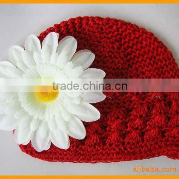 Crochet children hat with daisy flower