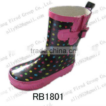 2013 kids' pink rubber boots with colorful dots pattern