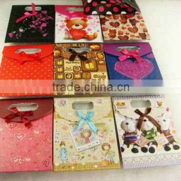 Customized paper bag for small gifts