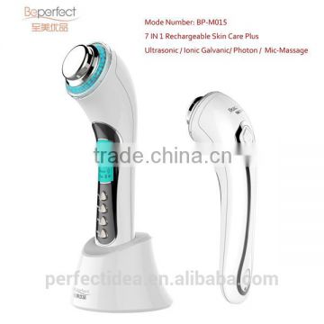 Handheld ultrasonic skin care device