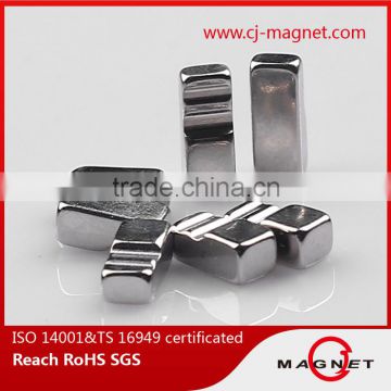 customized permanent small disc N45 neodymium magnets rare earth