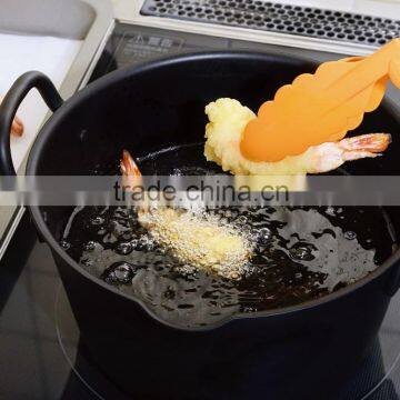 The iron home deep fryer of 20cm(7.87in) wth iron lid made by the SUMMIT KOGYO
