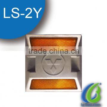 LS-2Y High quality cat eye reflective road stud