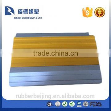 Rubber Ribbed Profile Square Wall Base