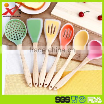 Wooden handle silicone head top quality fashional style kitchenware set
