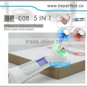 BP008B handheld Red light beauty device