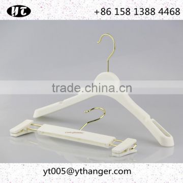 white plastic hanger and pants hanger with custom logo for clothes