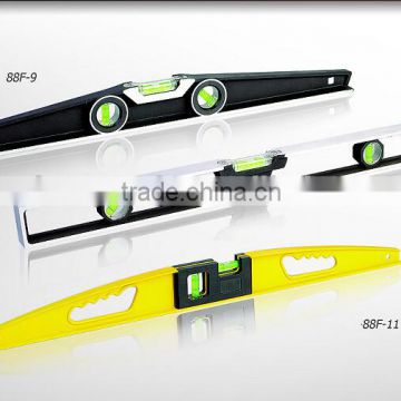 Magnetic spirit level with retractable hanging hook