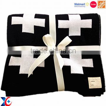 Boya fashionWalmart approved factory sale cross blanket children cartoon mink blanket