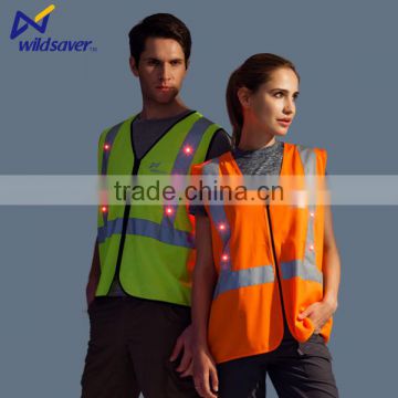 Working Outdoors Flashing Safety Vest with Reflective Fabric