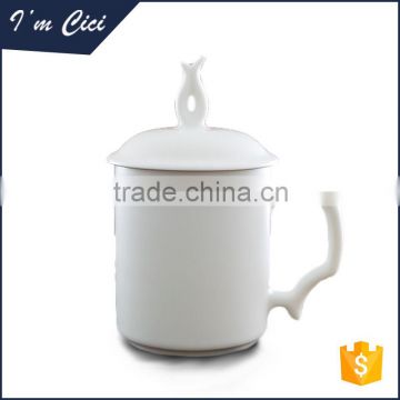 Pure color handmade white ceramic tea mug with handle and lid CC-C027