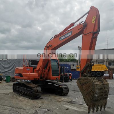 Cheap used Doosan DH225LC crawler excavator on sale in Shanghai