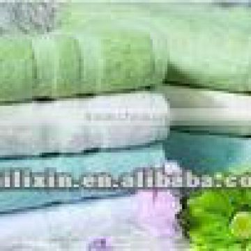 100%bamboo solid color boarder towel