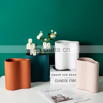 Wholesale Creative Special-Shaped Vertical Pattern Nordic Modern 7-Inch Vase Ceramic For Home Wedding Decor