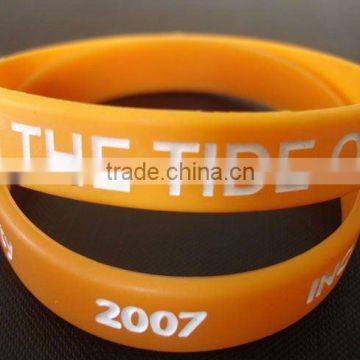 Simple English silicone bracelet