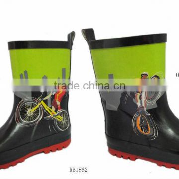 2013 kids' black rubber rain boots with biker pattern
