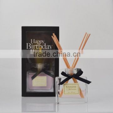 Reed diffuser with glass bottle