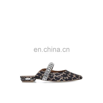 Wholesale new flat stylish ladies design leopard print color flat rhinestone pointed toe women sandals shoes