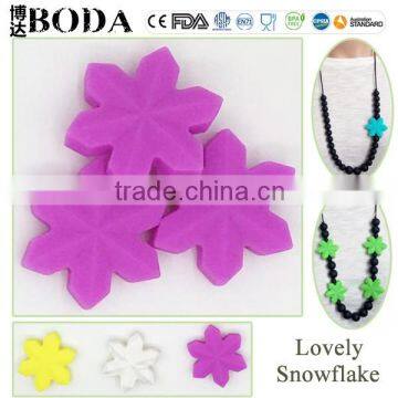 The inexpensive and FDA Approved Snowflake pendant for baby silicone teething necklace