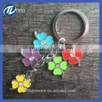 2016 fashion Free mold zinc alloy clover shaped metal keychains