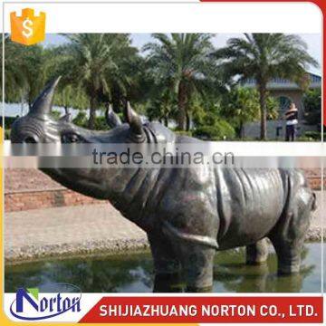 Life size bronze rhinoceros statue for lake decor NTBH-041LI