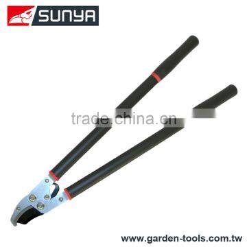 Long handle tree rollering lopper