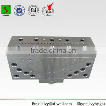 Wall board extrusion mould